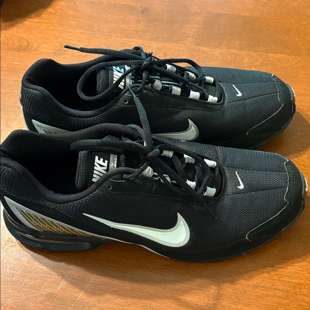 Nike Air Max Torch 3 Men’s Sneakers Size 11